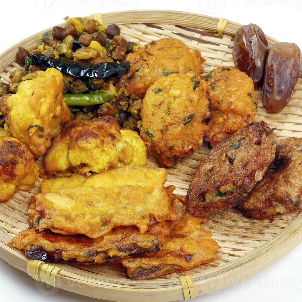 ট্র্যাডিশনাল ইফতারি